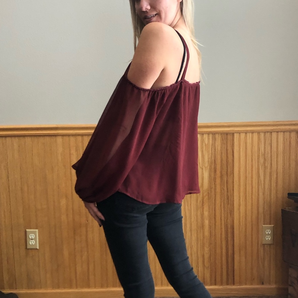 Express Sexy Off The Shoulder Top - Picture 2 of 9